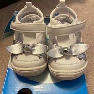 Baby girl stride rite sandals size 4